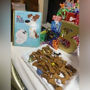 “Pets” birthday party theme supplies, brand new and like new